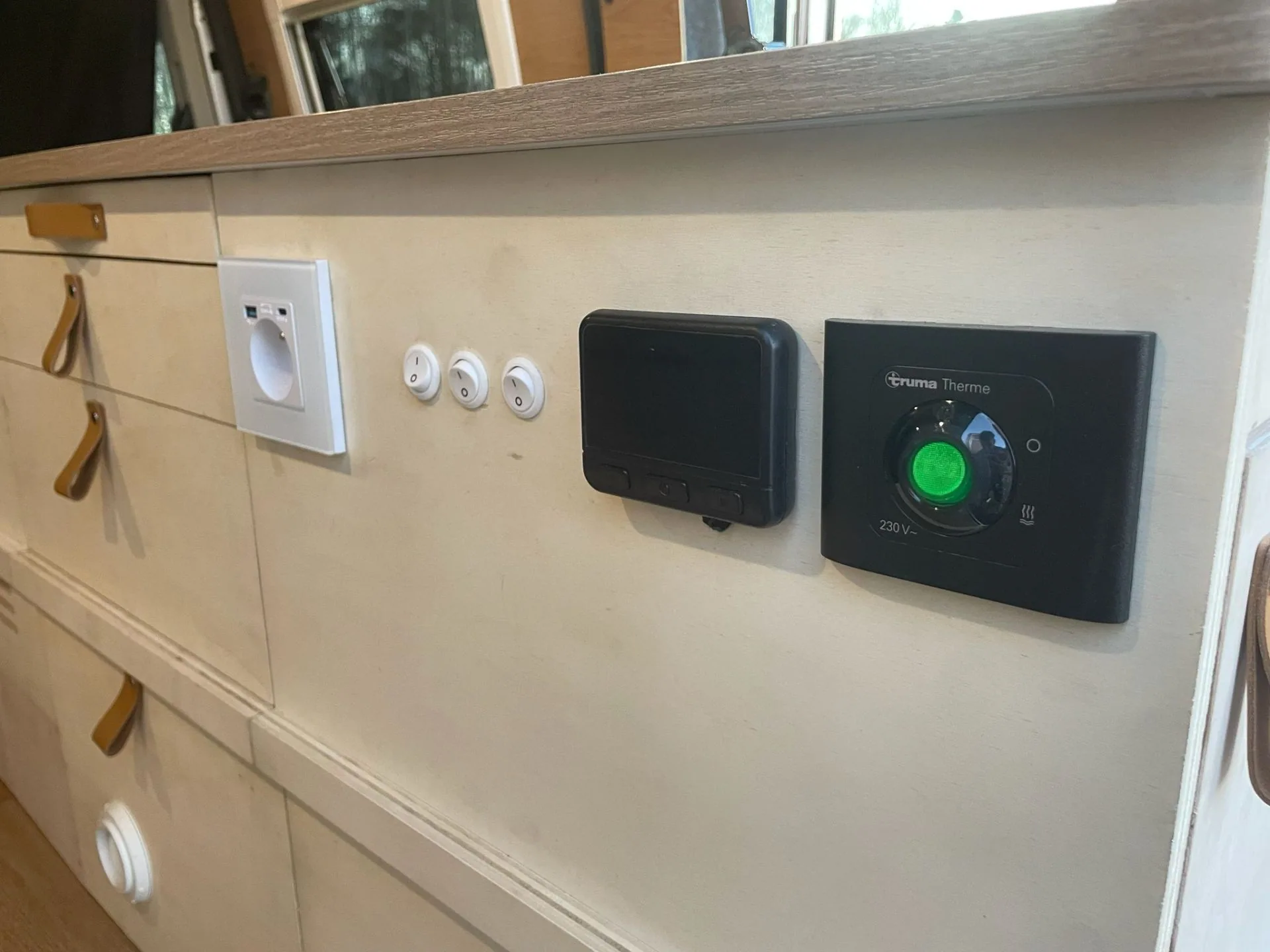 Ford Transit Connect SWB — zdjęcie zabudowy 9