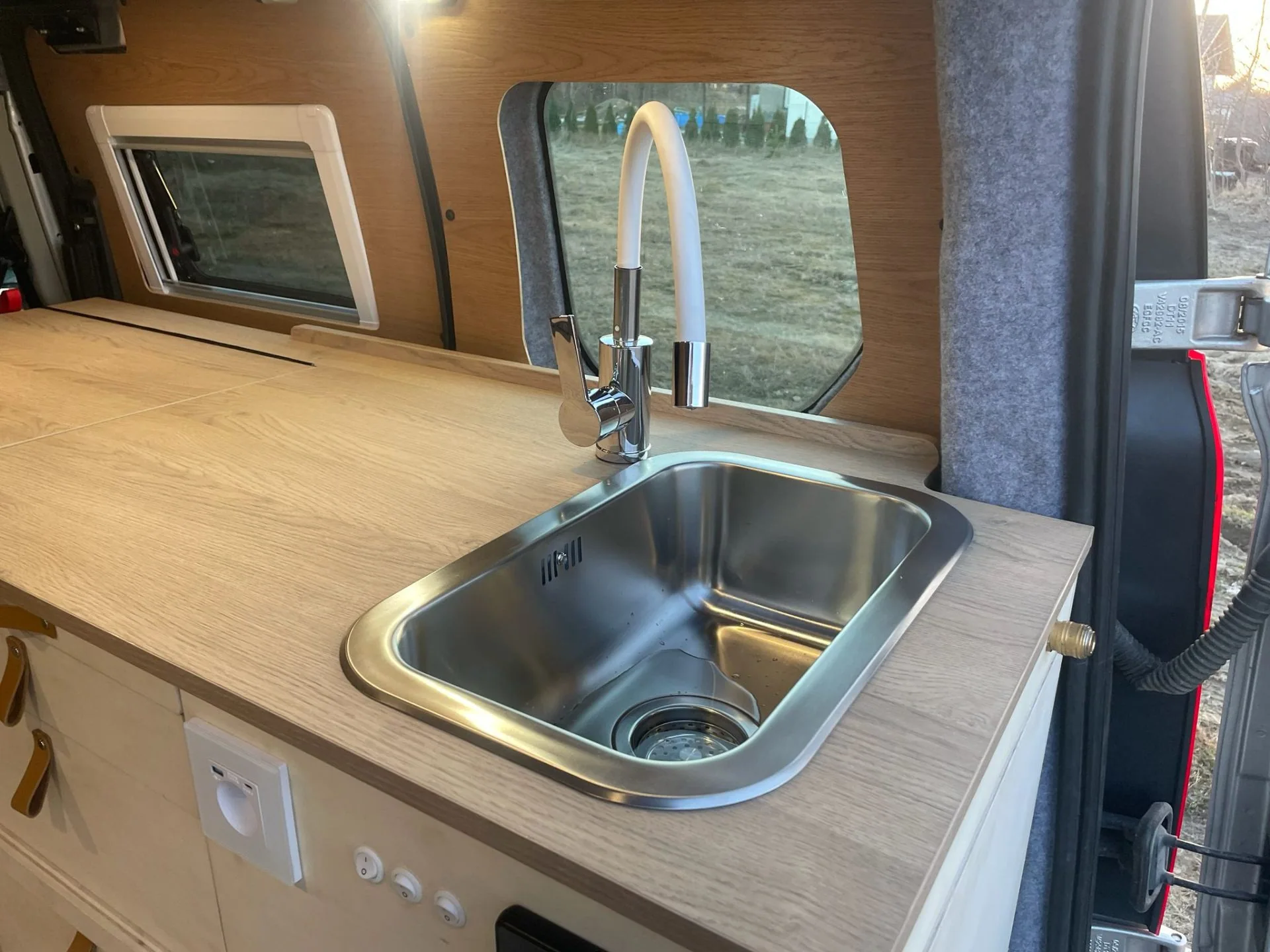 Ford Transit Connect SWB — zdjęcie zabudowy 10