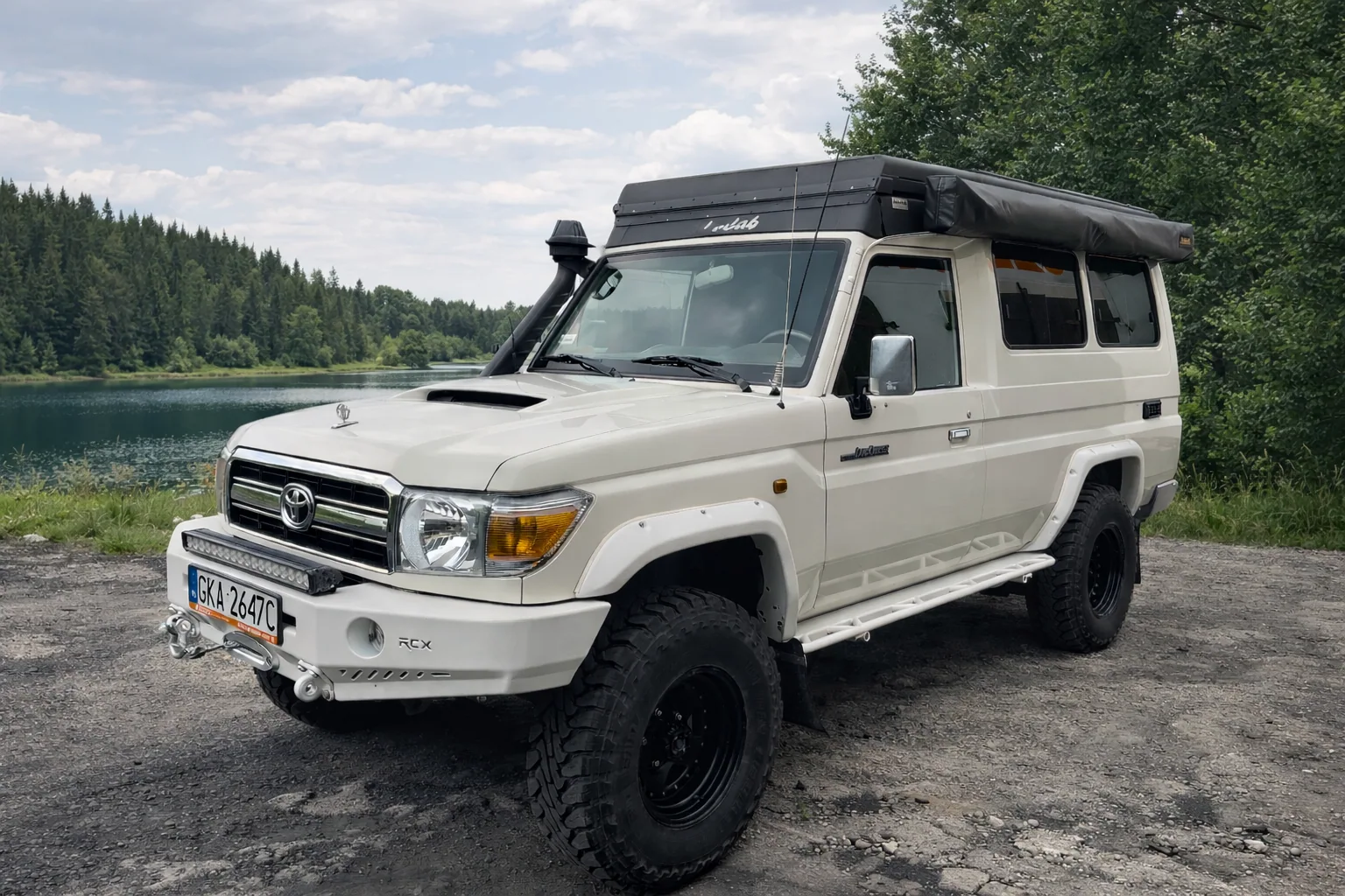 Toyota Land Cruiser 76 camper conversion