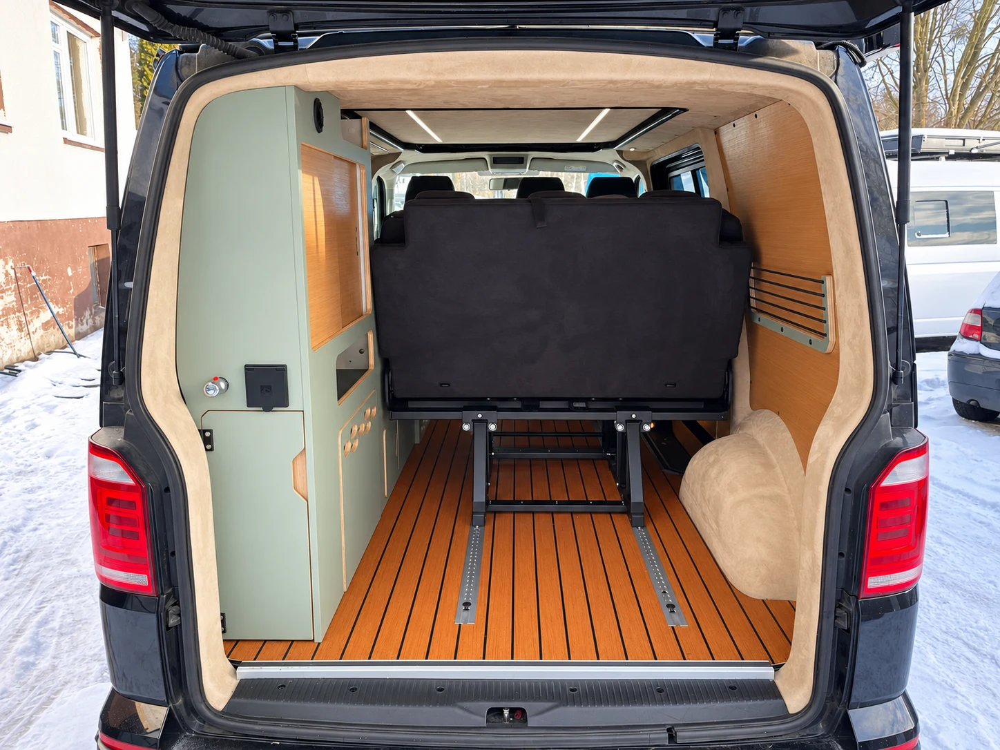 VW Transporter – mint interior — conversion photo 5