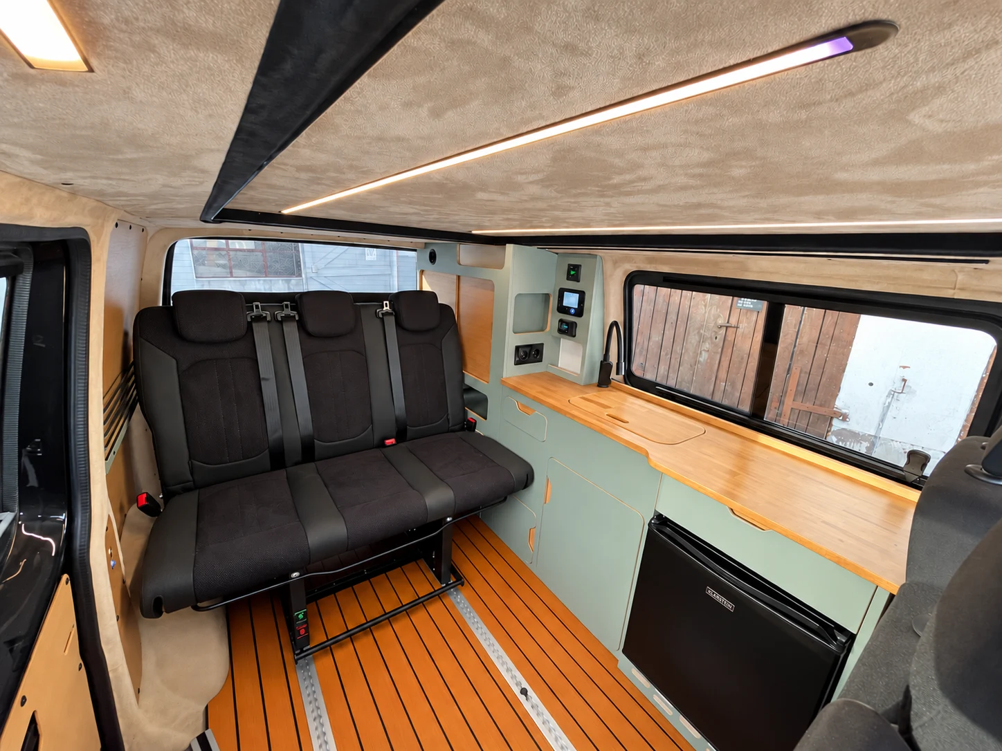 VW Transporter – mint interior — conversion photo 8
