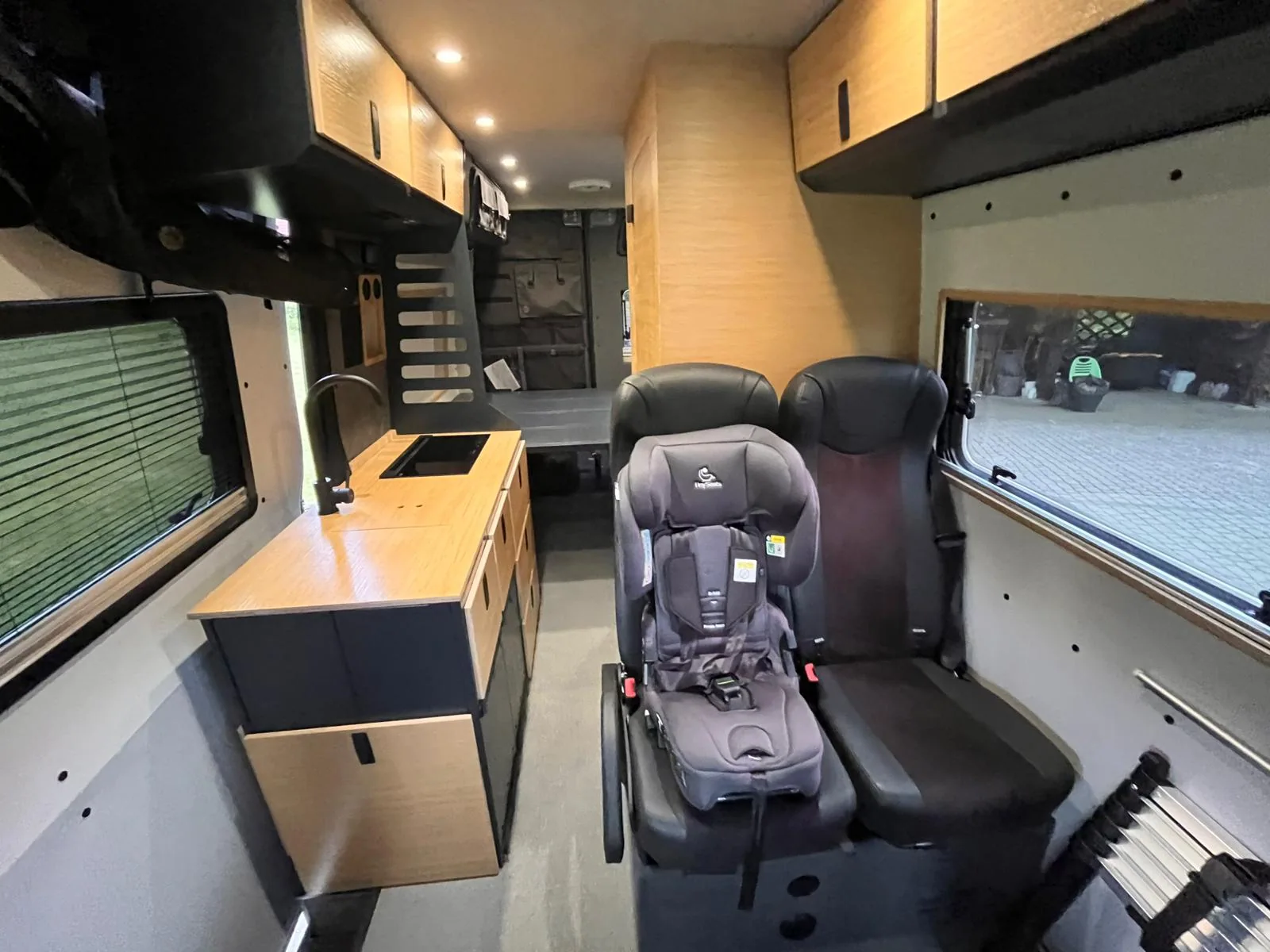 Mercedes Sprinter W907 L2H2 — Ausbau-Foto 4