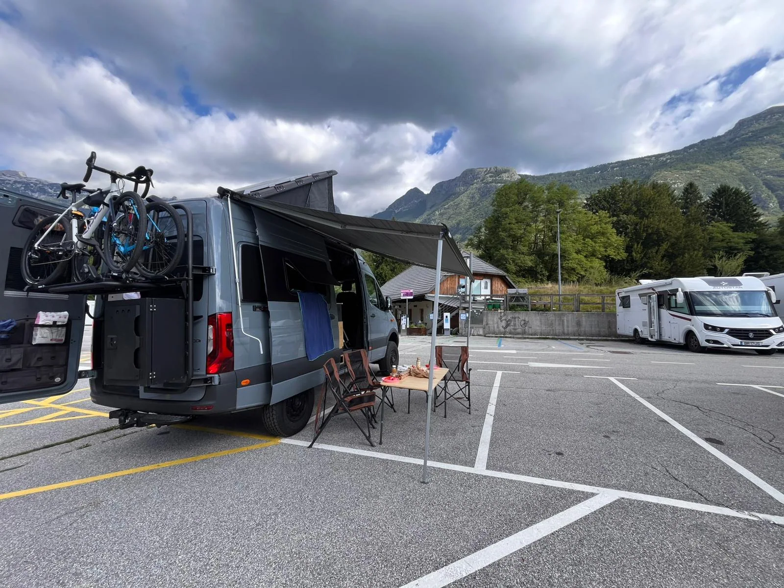 Mercedes Sprinter W907 camper conversion