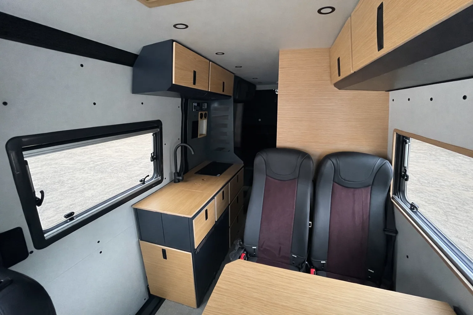 Mercedes Sprinter W907 L2H2 — Ausbau-Foto 3