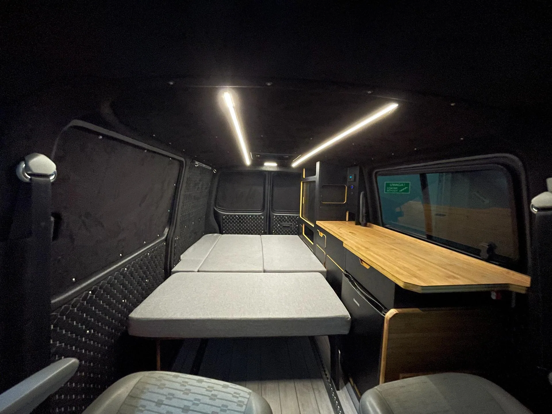 VW Transporter T5 SWB — Ausbau-Foto 9