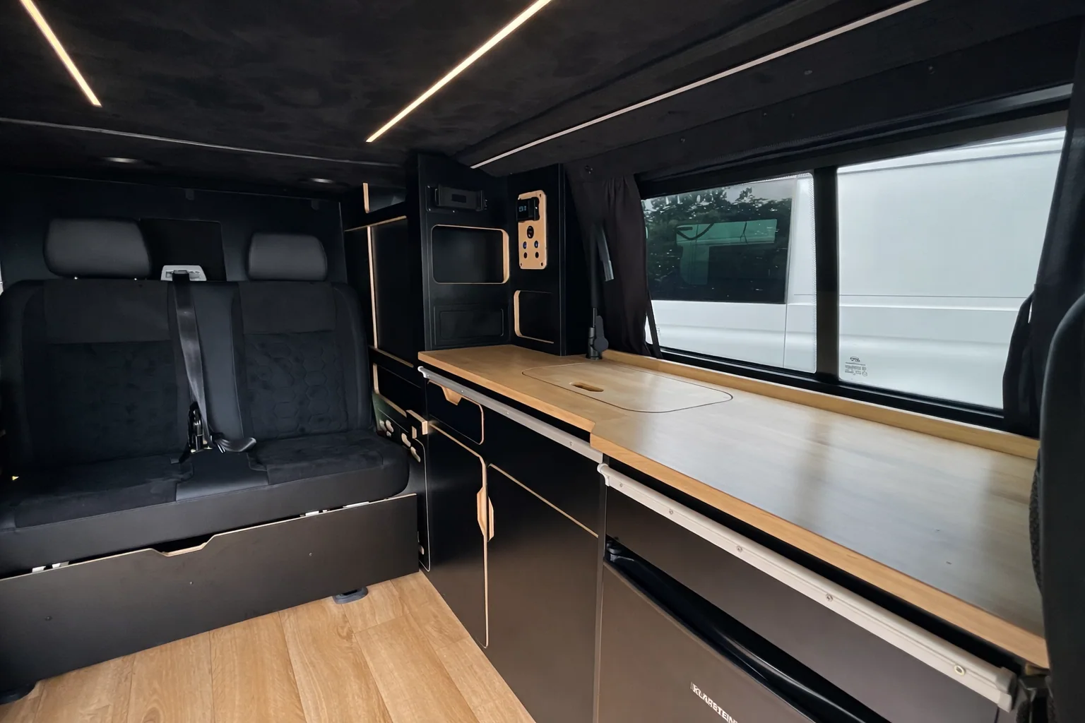 VW Transporter T6 SWB — Ausbau-Foto 4