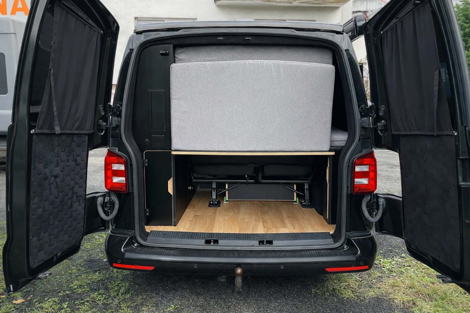 VW Transporter T6 SWB — Ausbau-Foto 6