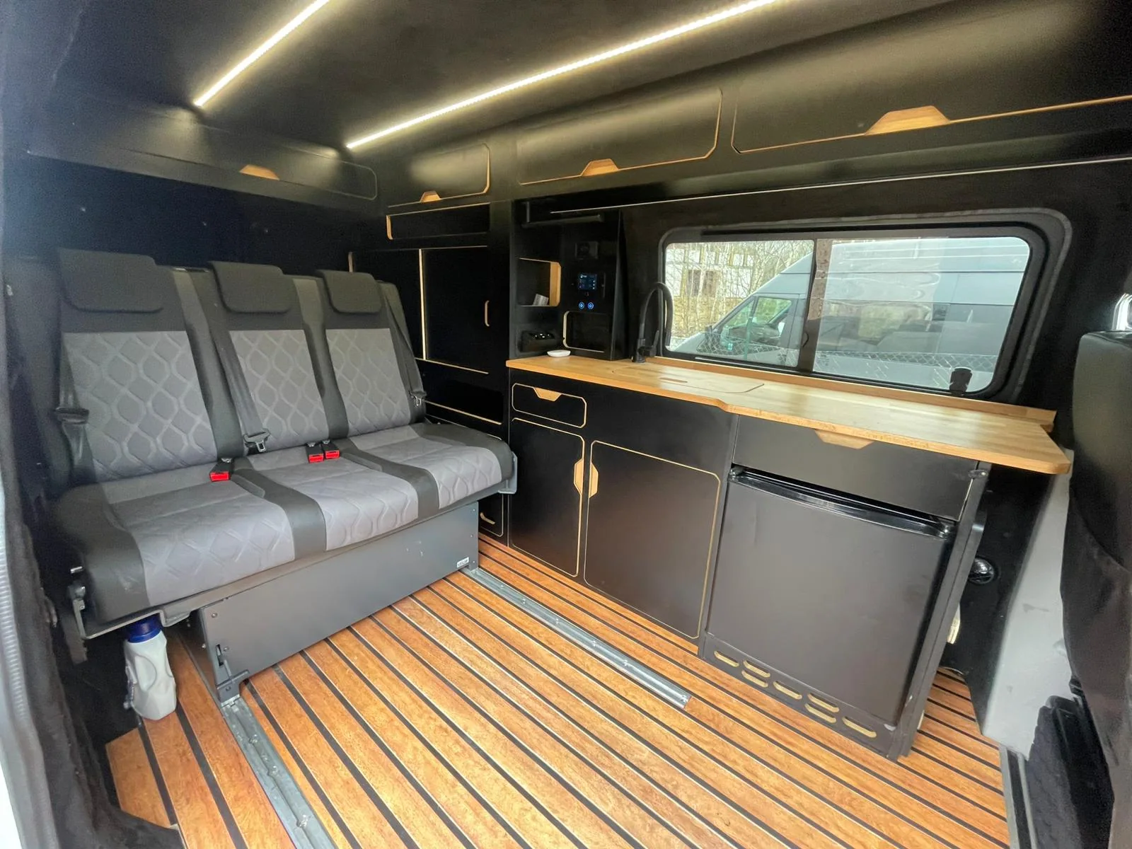 VW Transporter T6 L2H2 — Ausbau-Foto 2